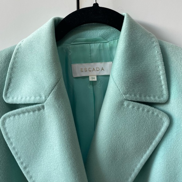 Escada Cashmere Blazer - Picture 4 of 10